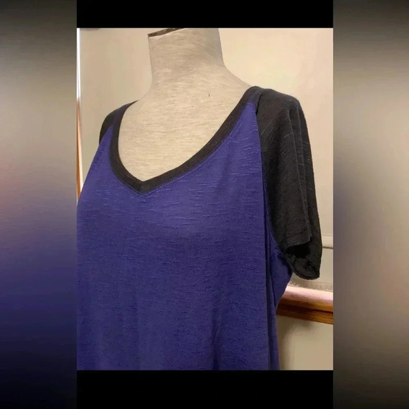 Torrid Black/Purple Baseball Style V Neck Top 00 - Picture 3 of 3
